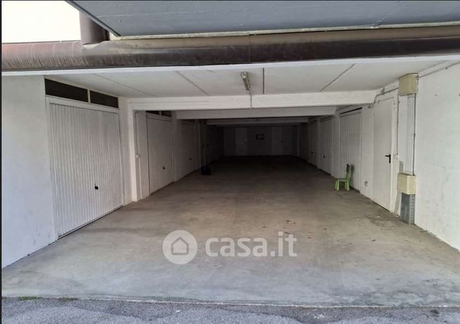Box/posto auto in residenziale in Via Collestatte