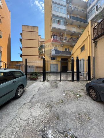 Box/posto auto in residenziale in Via Grotta Santa 175