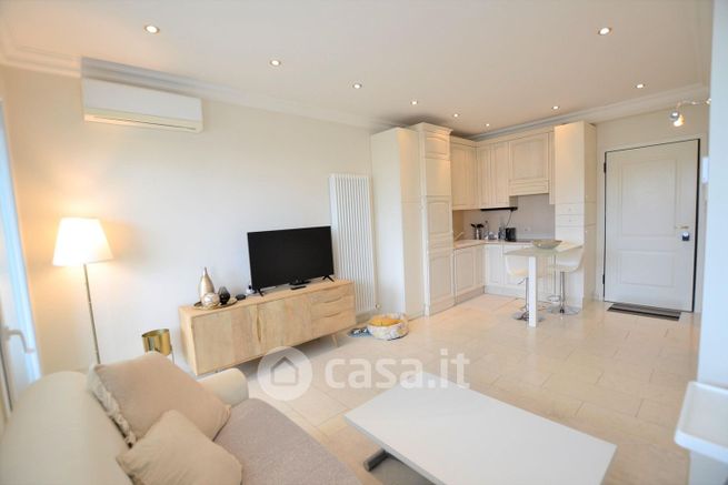 Appartamento in residenziale in Viale catullo 8