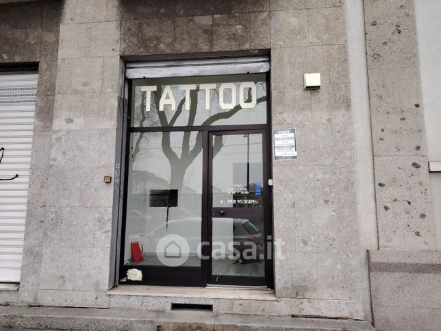 Negozio/locale commerciale in commerciale in Via Mac Mahon 84