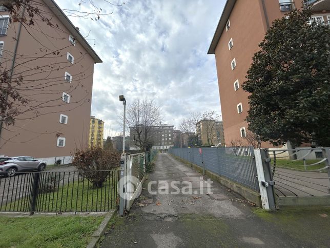 Box/posto auto in residenziale in Viale Campania
