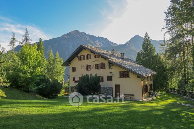Appartamento in residenziale in Via dei Larici 9
