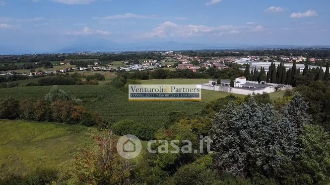 Terreno agricolo in commerciale in Via E. De Amicis