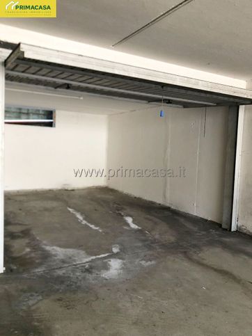 Box/posto auto in residenziale in Via Vicenza