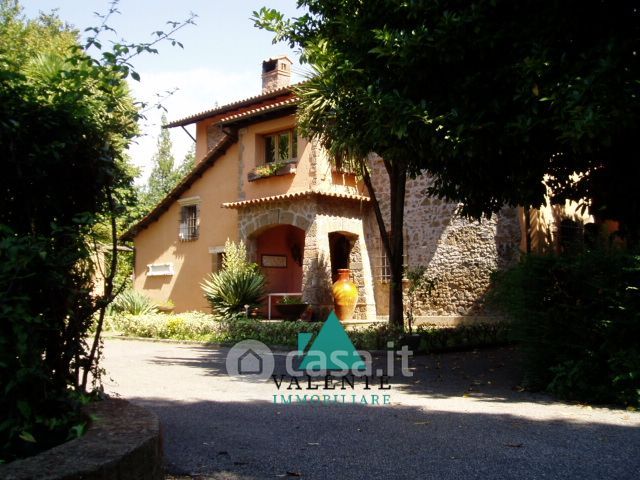 Casa indipendente in residenziale in Via Colle dei Lauri