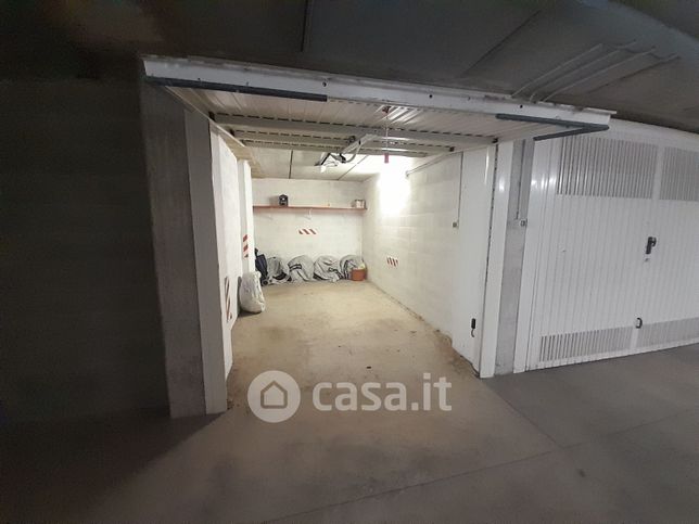 Box/posto auto in residenziale in Via Fabbrichetta 22