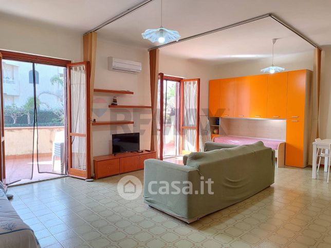 Appartamento in residenziale in Via Recanati 11