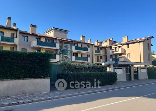 Appartamento in residenziale in Via don Silvio Coira 8