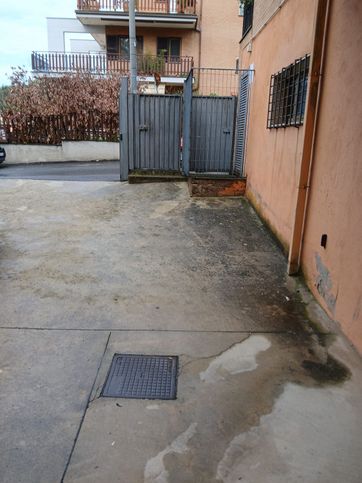 Garage/posto auto in residenziale in Via Ezio Sciamanna 115