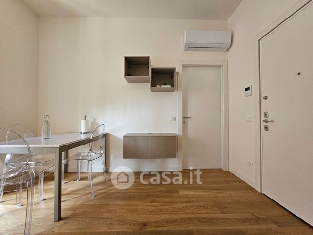 Appartamento in residenziale in Viale Coni Zugna 39