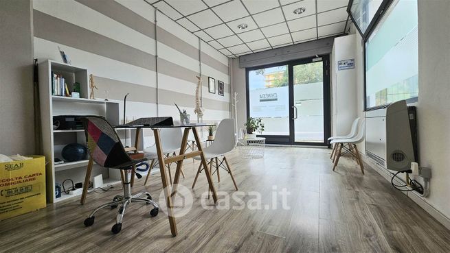 Ufficio in commerciale in