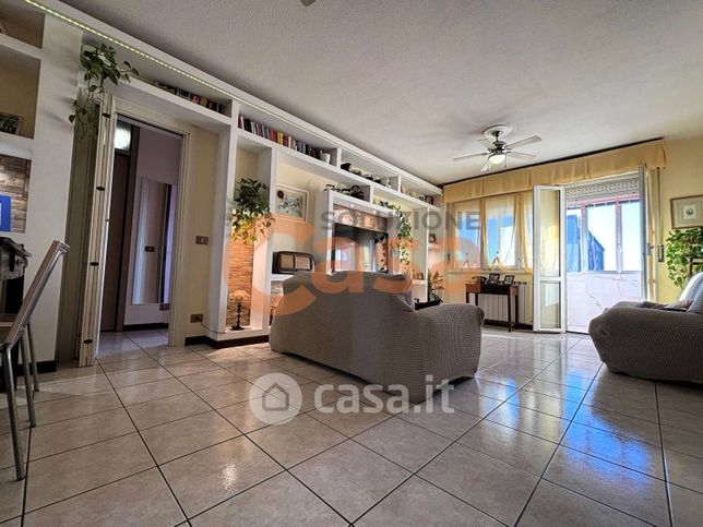 Appartamento in residenziale in Via Egidio Carella