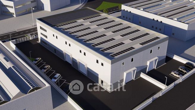 Capannone in commerciale in Corso Salvatore D'Amato 1