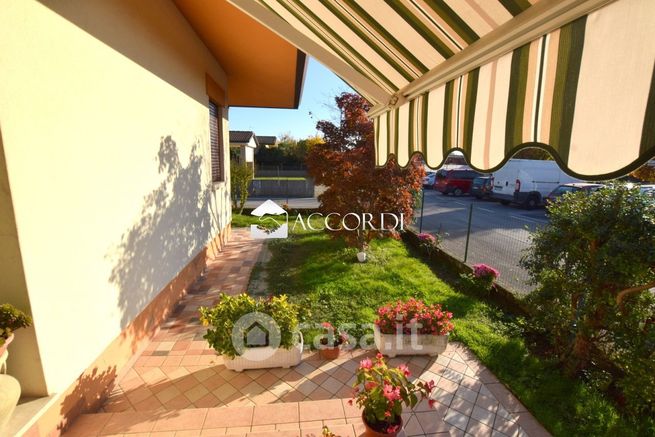 Villa in residenziale in 