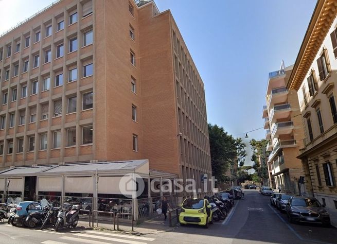 Ufficio in commerciale in Via Abruzzi