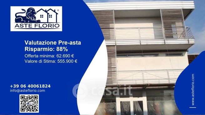 Capannone in commerciale in Via Colle 42
