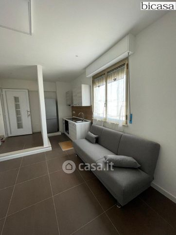 Capannone in commerciale in 