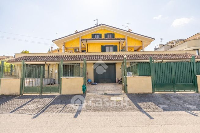 Villetta a schiera in residenziale in Strada Poderale 25