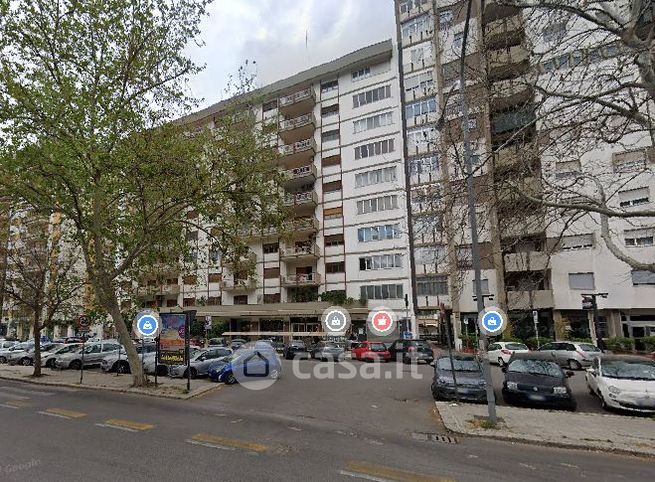 Garage/posto auto in residenziale in Viale Strasburgo