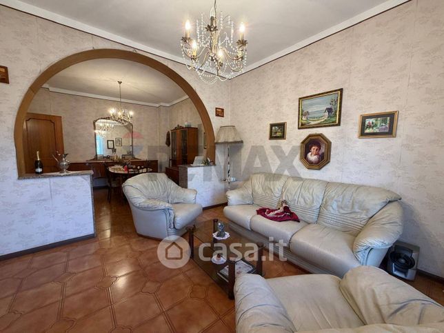 Casa indipendente in residenziale in Via Vittorio Emanuele III 242