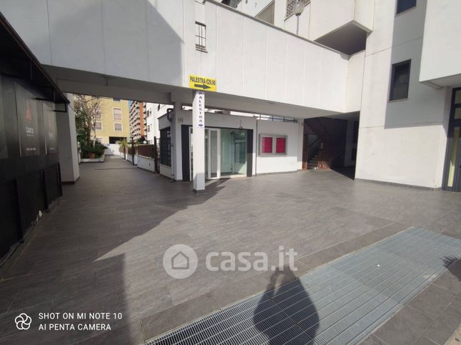 Attività/licenza (con o senza mura) in commerciale in Piazza Marianna Benti-Bulgarelli