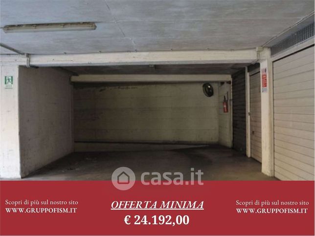 Garage/posto auto in residenziale in Via della Marranella 47