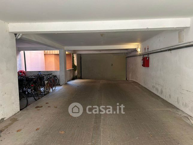 Garage/posto auto in residenziale in Via Giano della Bella