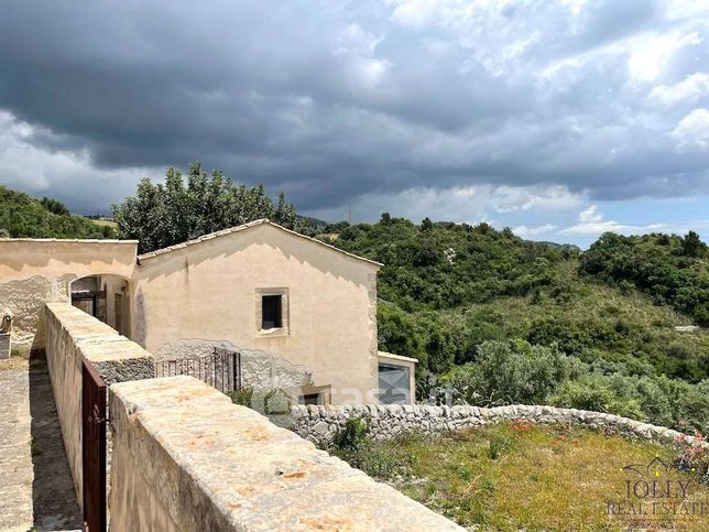 Rustico/casale in residenziale in 