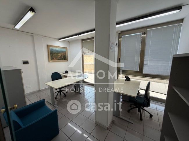 Ufficio in commerciale in Via Sidney Sonnino