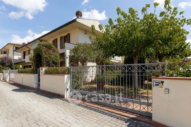 Villetta a schiera in residenziale in Via Indipendenza 4
