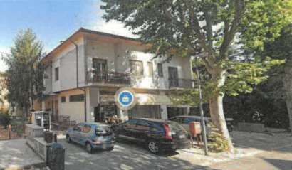 Garage/posto auto in residenziale in Viale Italia 42