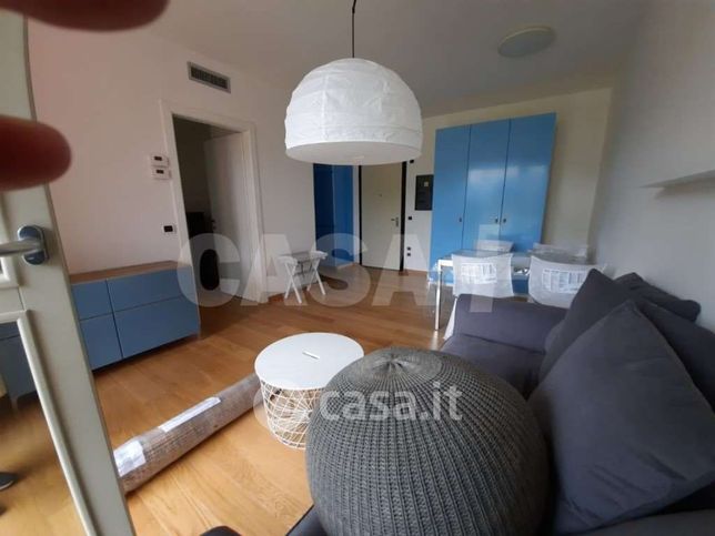 Appartamento in residenziale in Via Palmieri 19