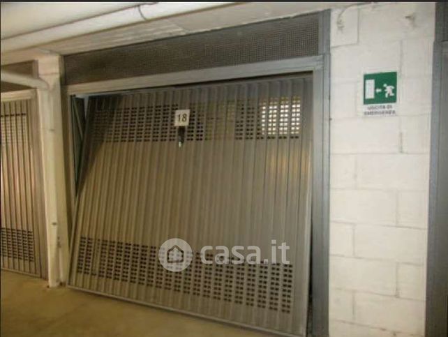 Box/posto auto in residenziale in Viale Aurelio Galleppini