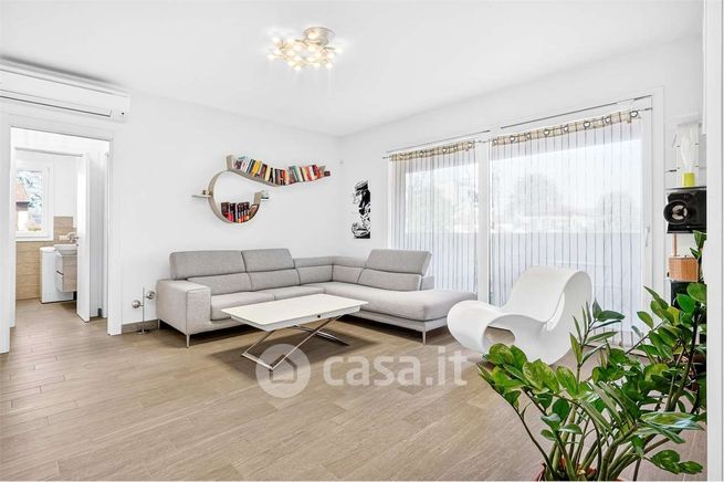 Appartamento in residenziale in Via Lura 25
