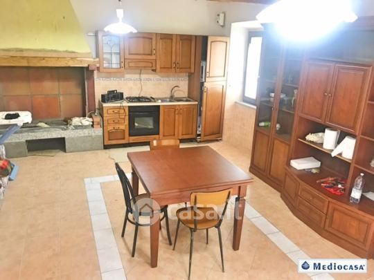 Casa indipendente in residenziale in 