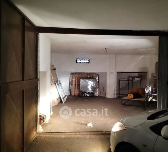 Garage/posto auto in residenziale in Via Basilicata