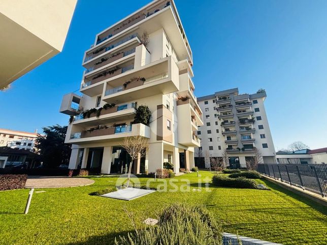 Appartamento in residenziale in Via Emilio Borsa 100