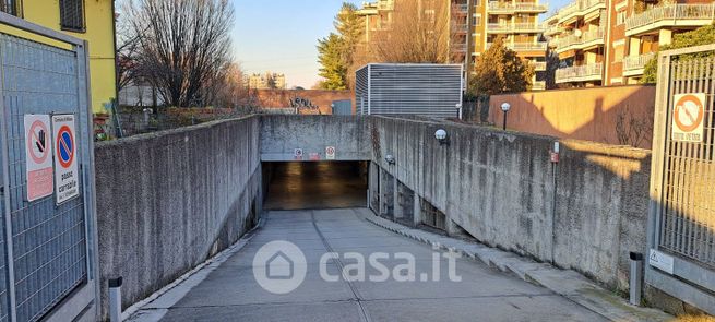 Garage/posto auto in residenziale in Via Padova 345