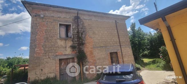 Casa indipendente in residenziale in 