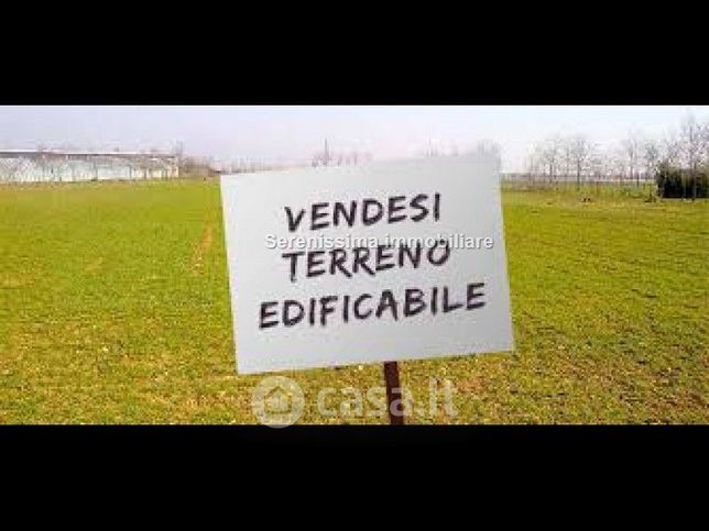 Terreno edificabile in residenziale in Viale del Progresso