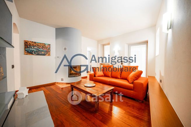 Appartamento in residenziale in Via Zambonate
