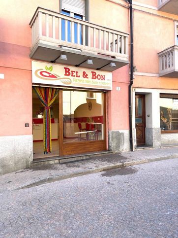 Attivitã /licenza (con o senza mura) in commerciale in Via L. Barale 7