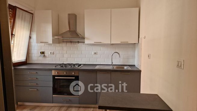 Appartamento in residenziale in Via Giulio Curioni