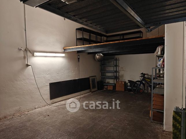 Garage/posto auto in residenziale in Clivo Rutario 29