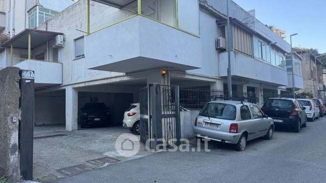Box/posto auto in residenziale in Via Salso