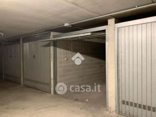 Capannone in commerciale in 