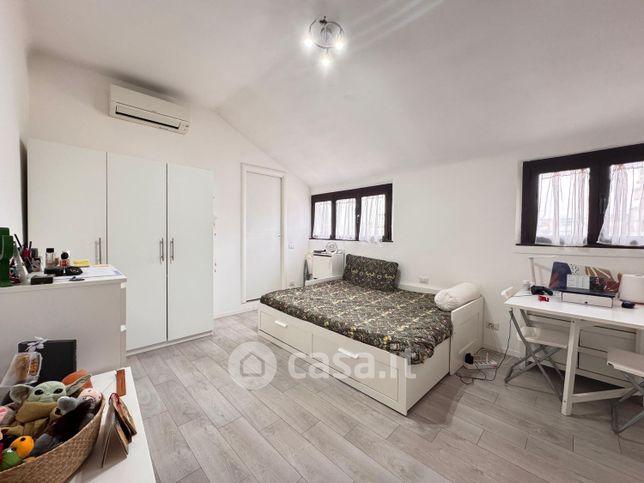 Appartamento in residenziale in Via Teodosio 81