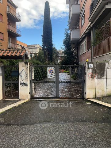 Box/posto auto in residenziale in Via Pio Foà 47