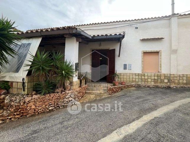 Casa indipendente in residenziale in Contrada Colombaio Lasagna