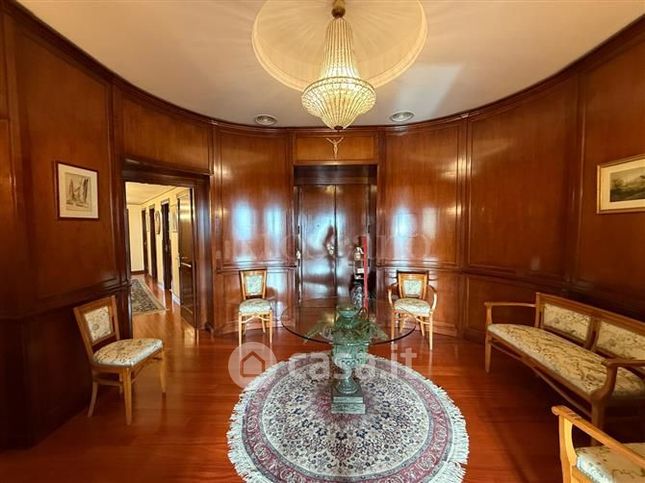 Appartamento in residenziale in Via Mergellina